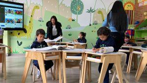 pedagogia activa colegio la colina Currículo Cambridge​